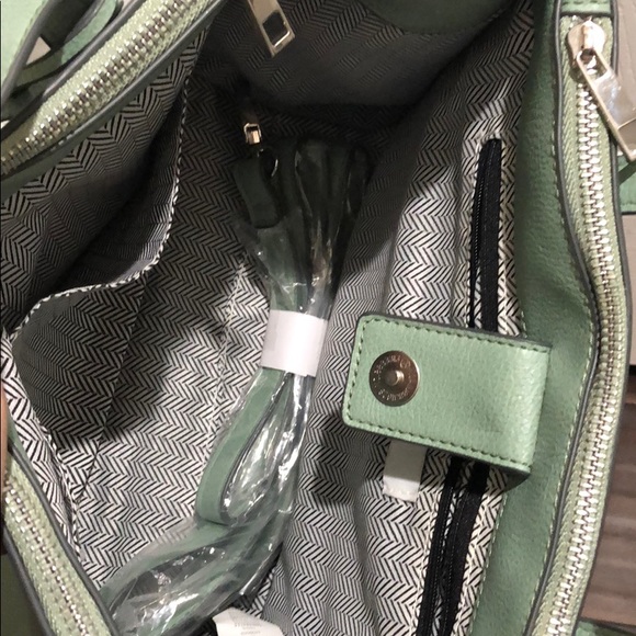 Light green sage color handbag with straps - Picture 4 of 6